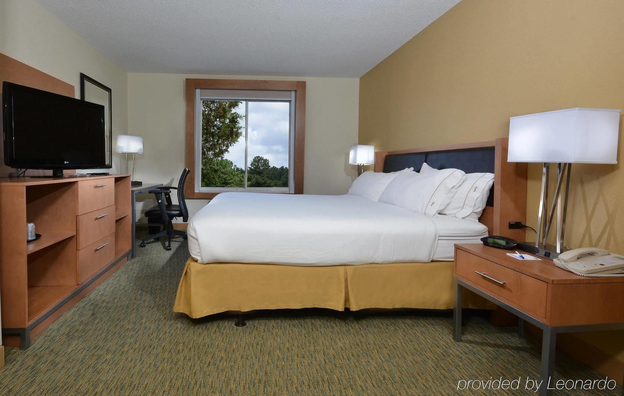 Express & High Point South By Ihg Archdale